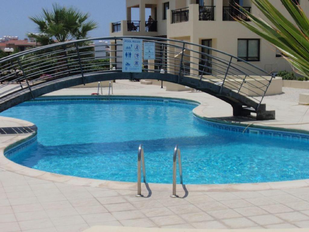 Beautiful 2-Bedroom Apartment - Great Location 파포스 외부 사진